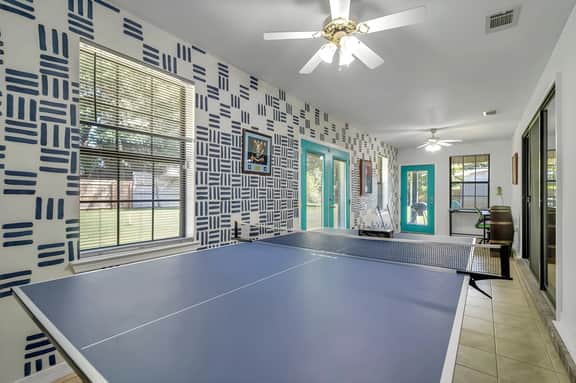 VERB HOUSE
