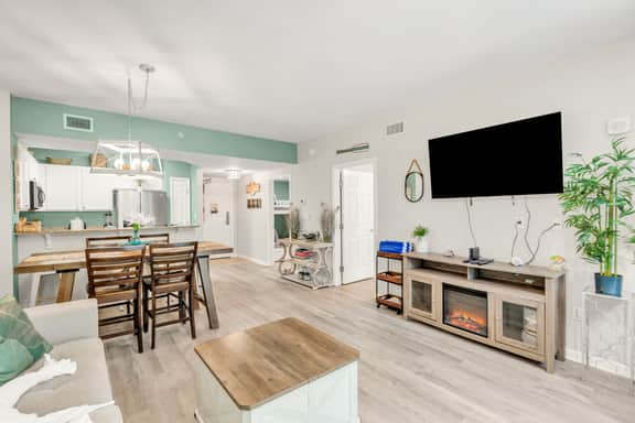 DESTIN PALMS (2204)