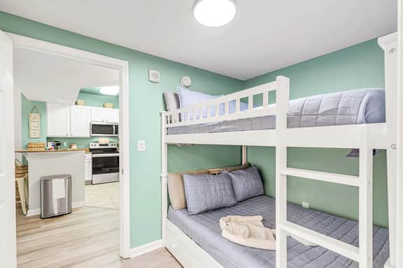 DESTIN PALMS (2204)